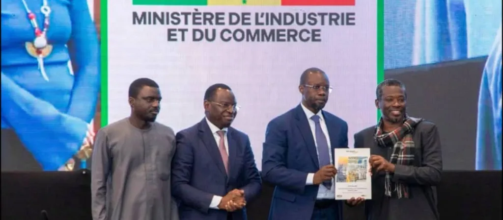 Remise du livre blanc sur la politique et stratégie industrielle pour l’industrie et le commerce “horizon Senegal 2050”