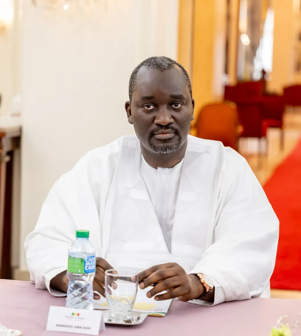 Le Président de la République, Son Excellence Monsieur Bassirou Diomaye Diakhar Faye, a reçu en audience, ce Vendredi 17 juillet 2026, une délégation de la Confédération nationale des Employeurs du Sénégal (CNES), conduite par son président, Monsieur
