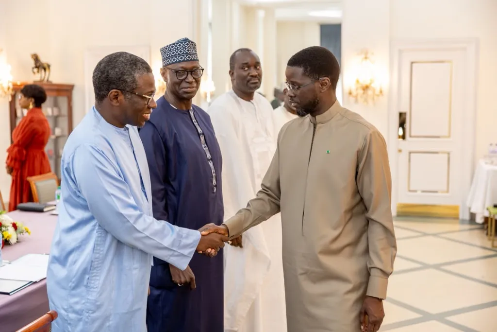 Le Président de la République, Son Excellence Monsieur Bassirou Diomaye Diakhar Faye, a reçu en audience, ce Vendredi 17 juillet 2026, une délégation de la Confédération nationale des Employeurs du Sénégal (CNES), conduite par son président, Monsieur