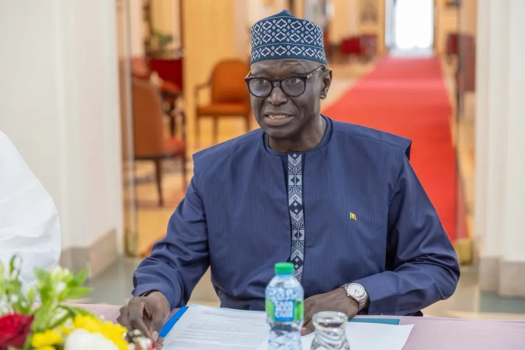 Le Président de la République, Son Excellence Monsieur Bassirou Diomaye Diakhar Faye, a reçu en audience, ce Vendredi 17 juillet 2026, une délégation de la Confédération nationale des Employeurs du Sénégal (CNES), conduite par son président, Monsieur