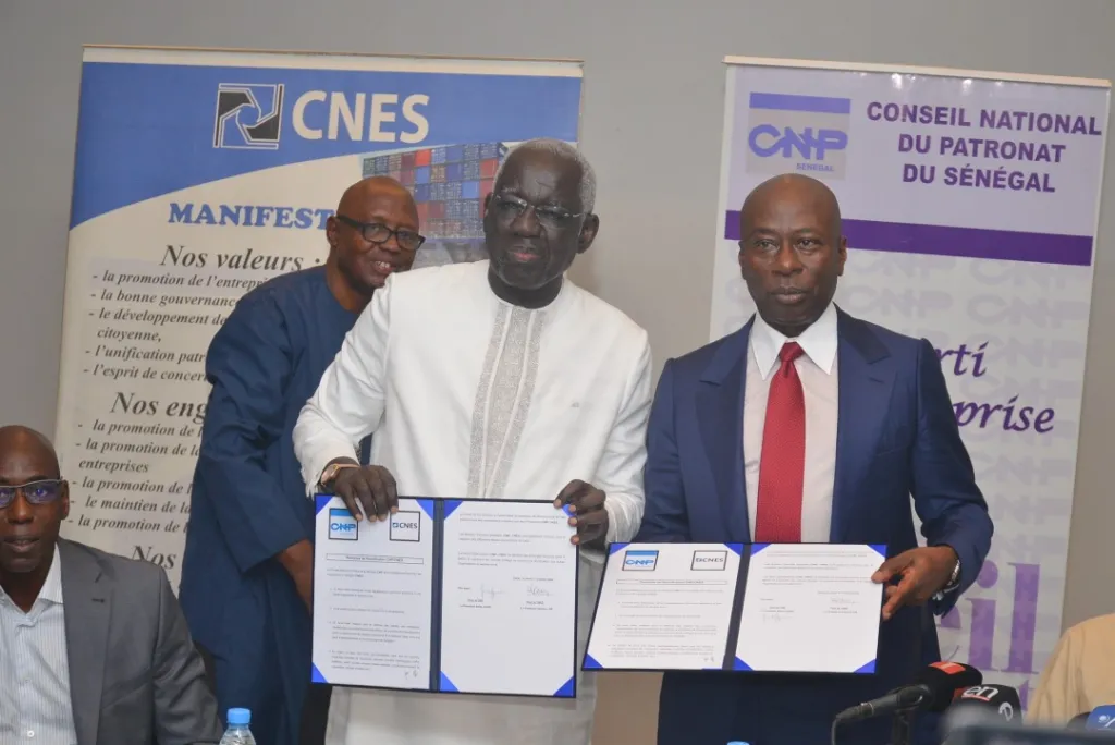 Revue de presse sur la cérémonie de signature de protocole du projet de Fusion CNES- CNP qui a eu lieu ce mardi 01 octobre à l’hotel Pullman